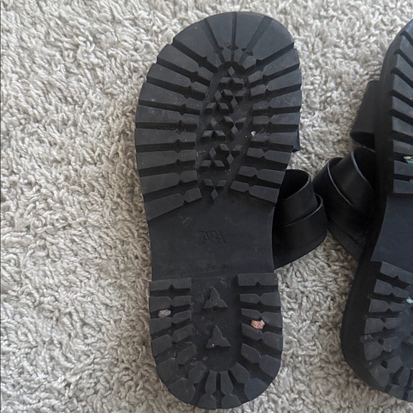 Zara black leather flat lug sole sandals 7 - Picture 6 of 6